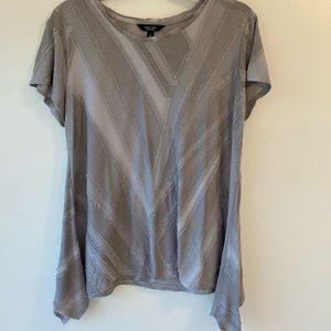 Simply Vera Wang. Gray textured tunic top with a shark hem line.